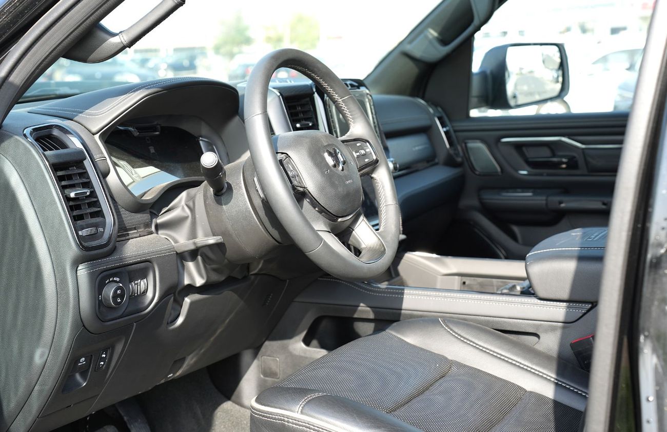 RAM 1500 Limited 5.7L (5 Seater) Black Edition American Specification