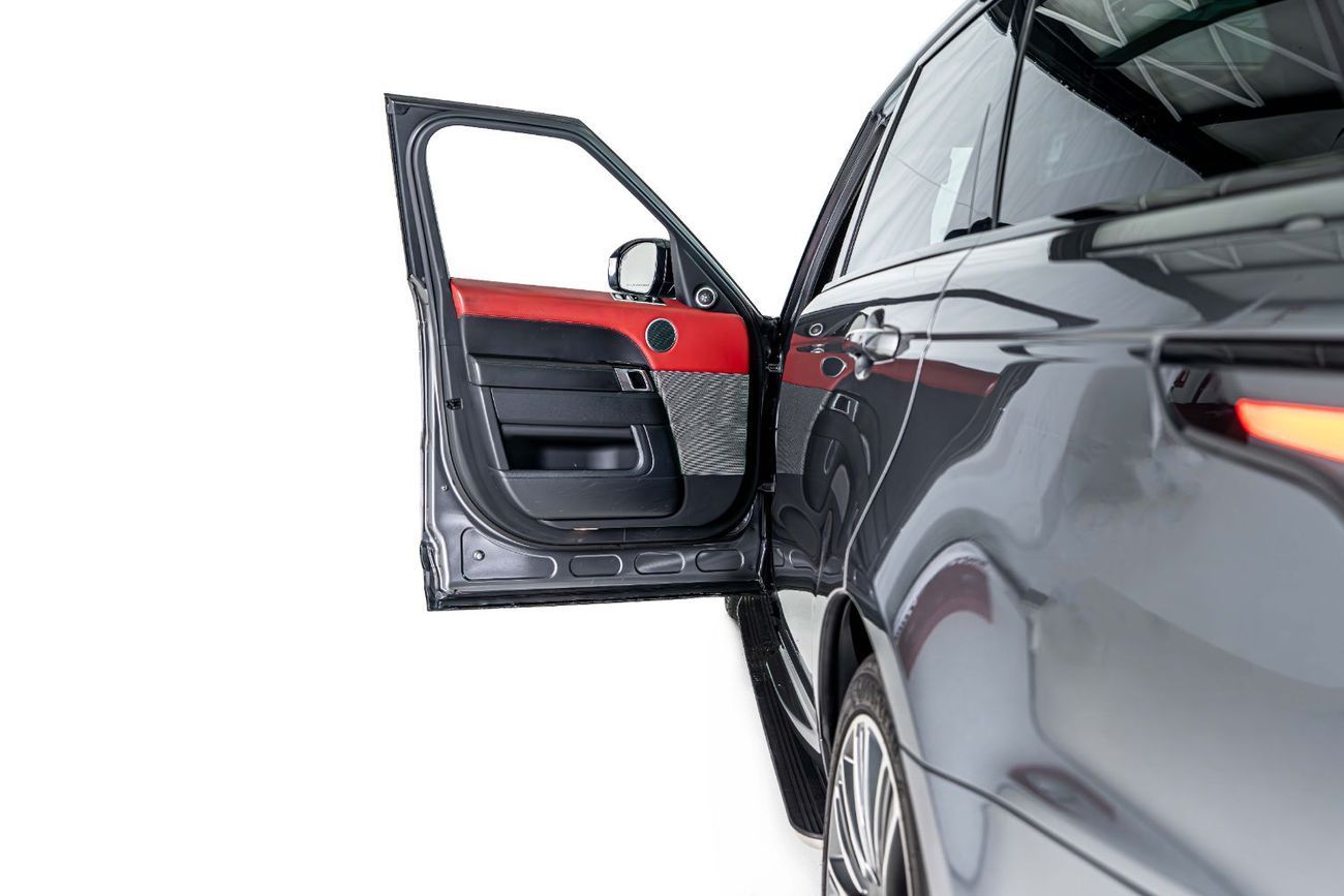 Land Rover Range Rover Sport GCC-22 Inch Rims-Black Contracting Roof-Red Interior