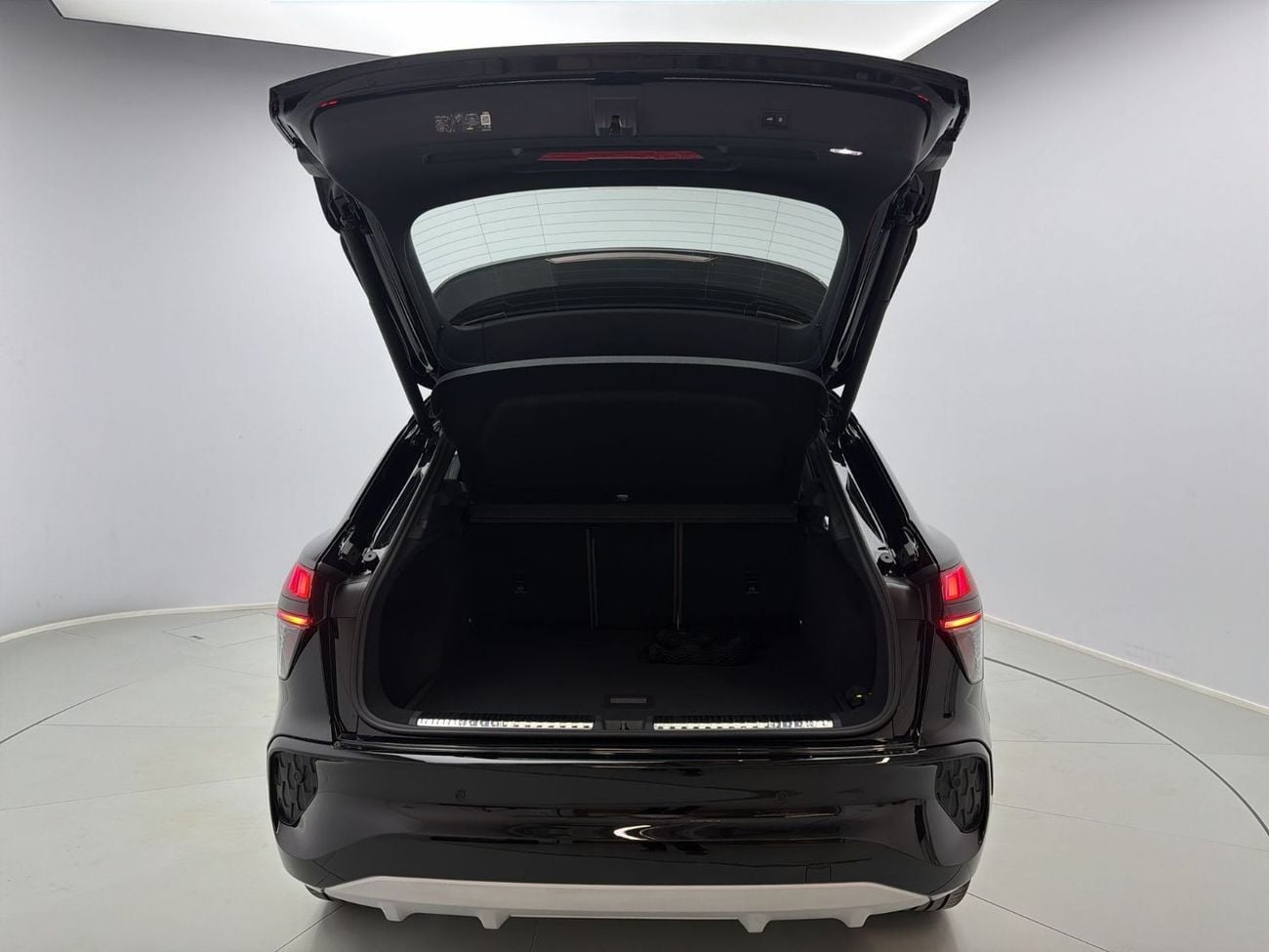 أودي Q3 Q3 SUV TFSI 150hp Progress Edition (Ref# 21884)