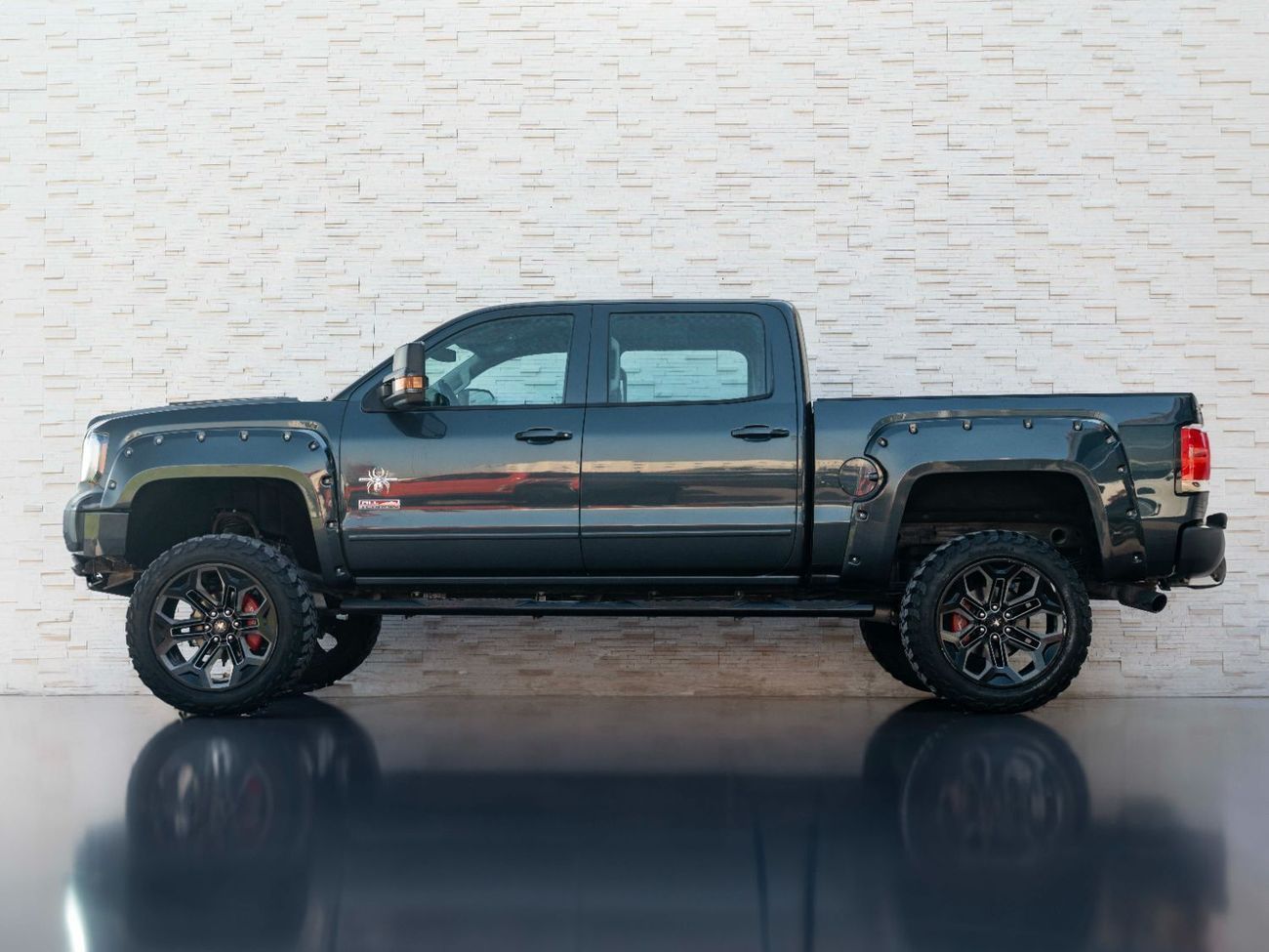 جي أم سي سييرا 5.3L V8 AT4 Crew Cab (AWD)