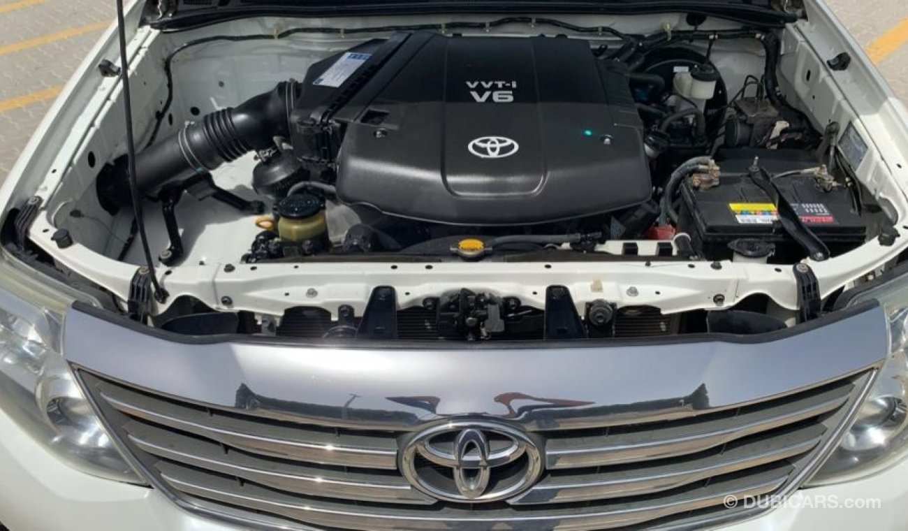 Toyota Fortuner 2014 V6 4.0 Ref#168