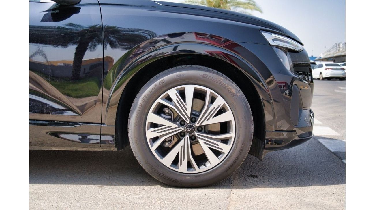 Audi etron 2023 | AUDI | Q5 E-TRON 40 | GLARE EDITION