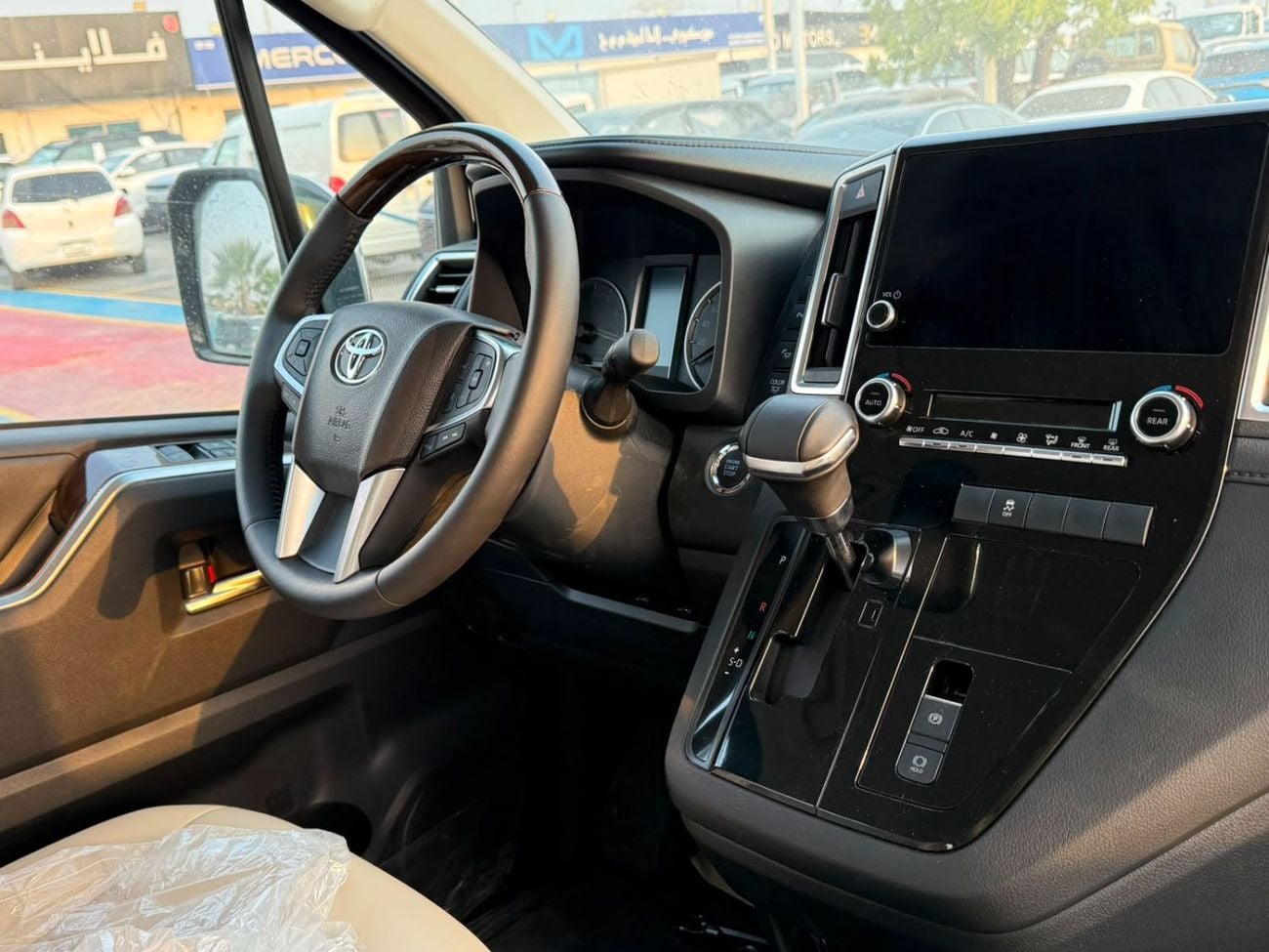 Toyota Granvia PREMIUM
