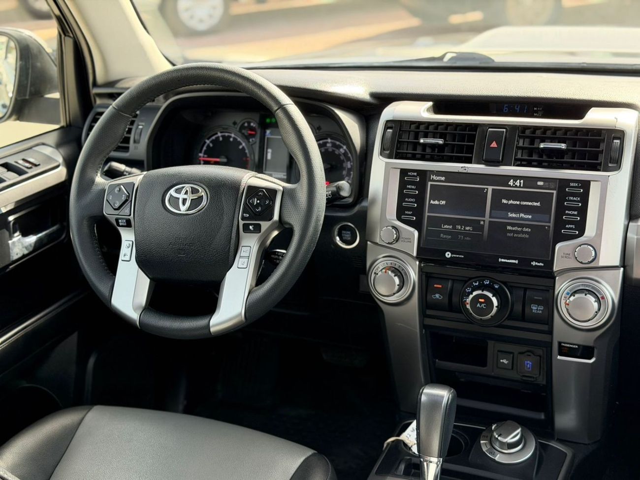 Toyota 4Runner  2022 Toyota 4Runner Full Option+ 4.0L V6 - AWD 4x4 With Radar & Push Start - Sunroof