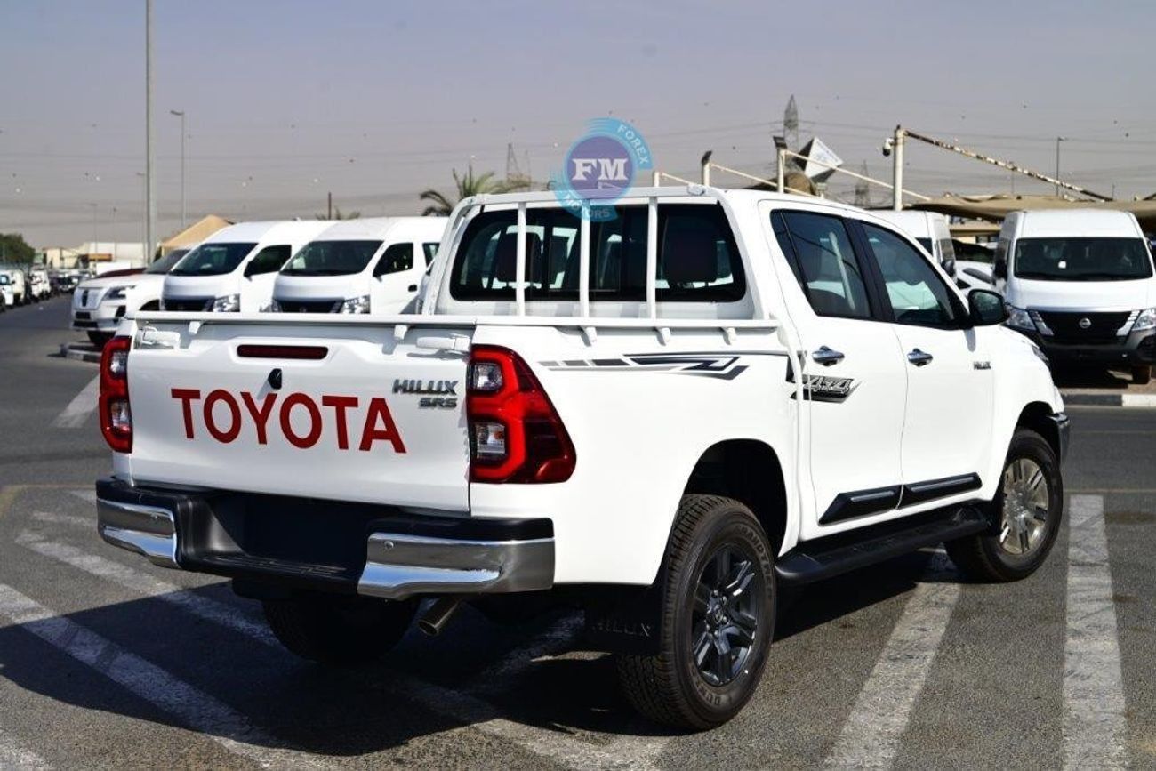 تويوتا هيلوكس Double Cab SR5 2.7L Petrol 4WD 5 Seater Automatic
