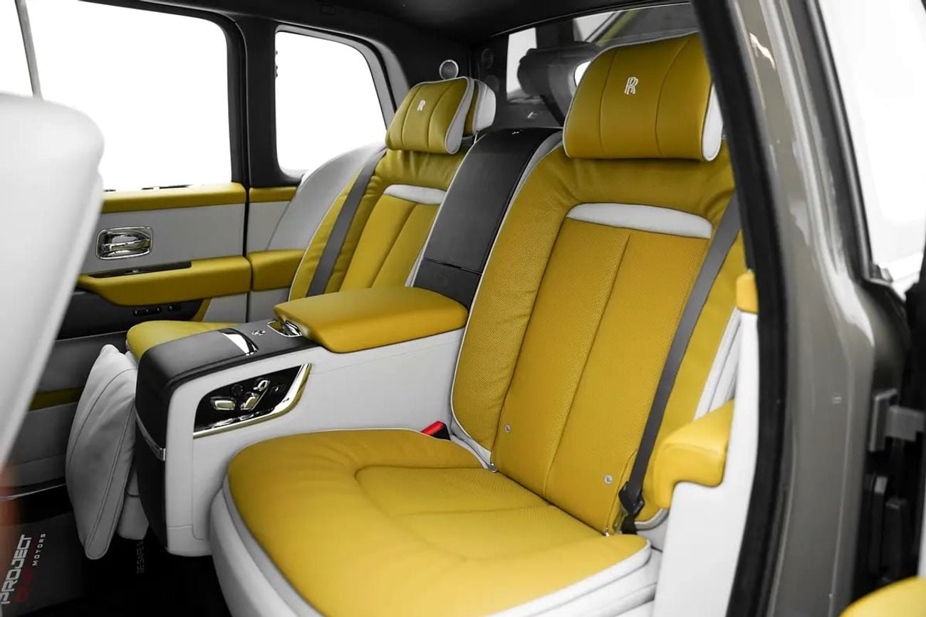 Rolls-Royce Cullinan WITH WARRANTY AND SERVICE CONTRACT