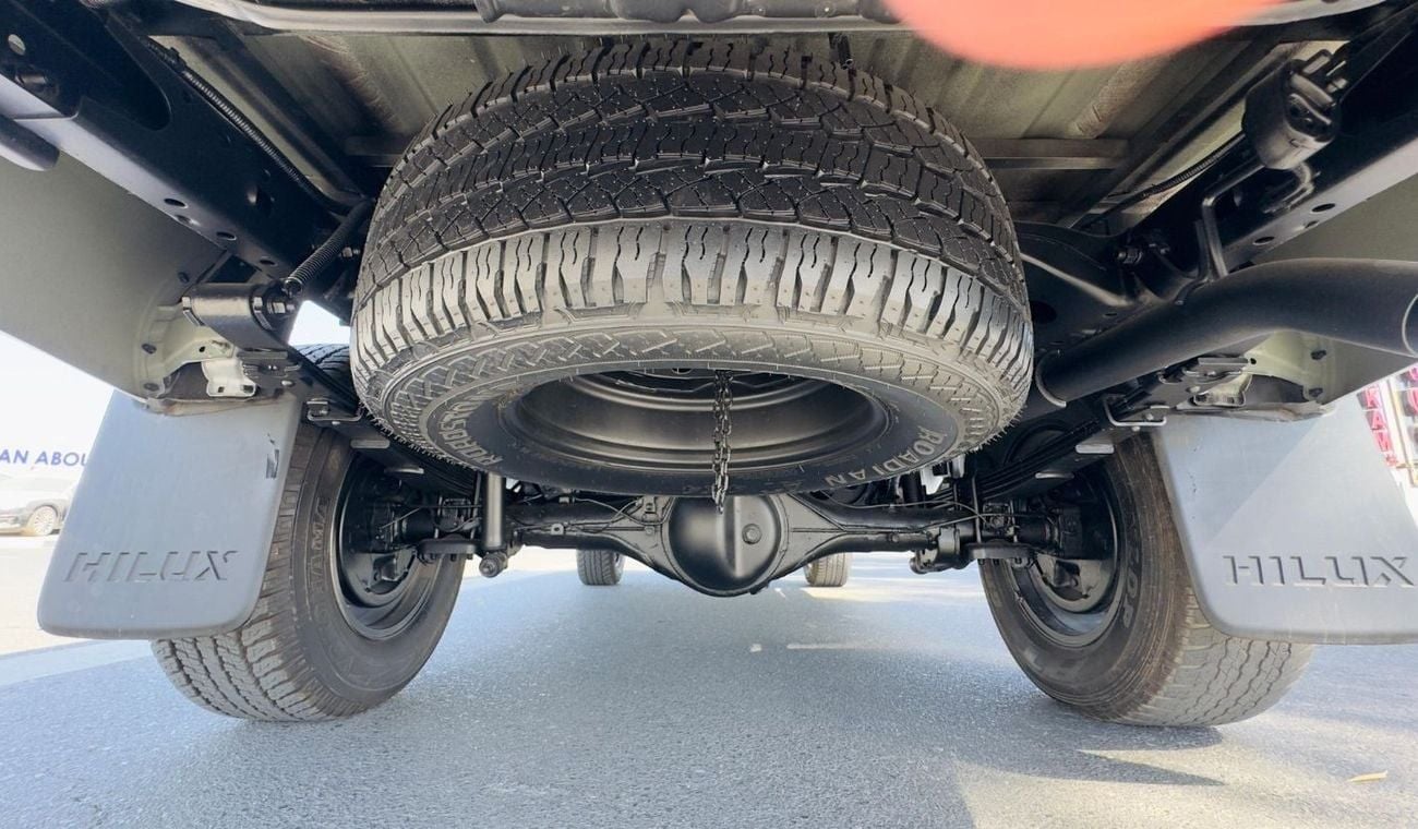 Toyota Hilux SMART CAB | RHD | 2.8L DIESEL ENGINE | MANUAL TRANSMISSION | 2016 | PREMIUM BULL BAR | AIR SNORKEL