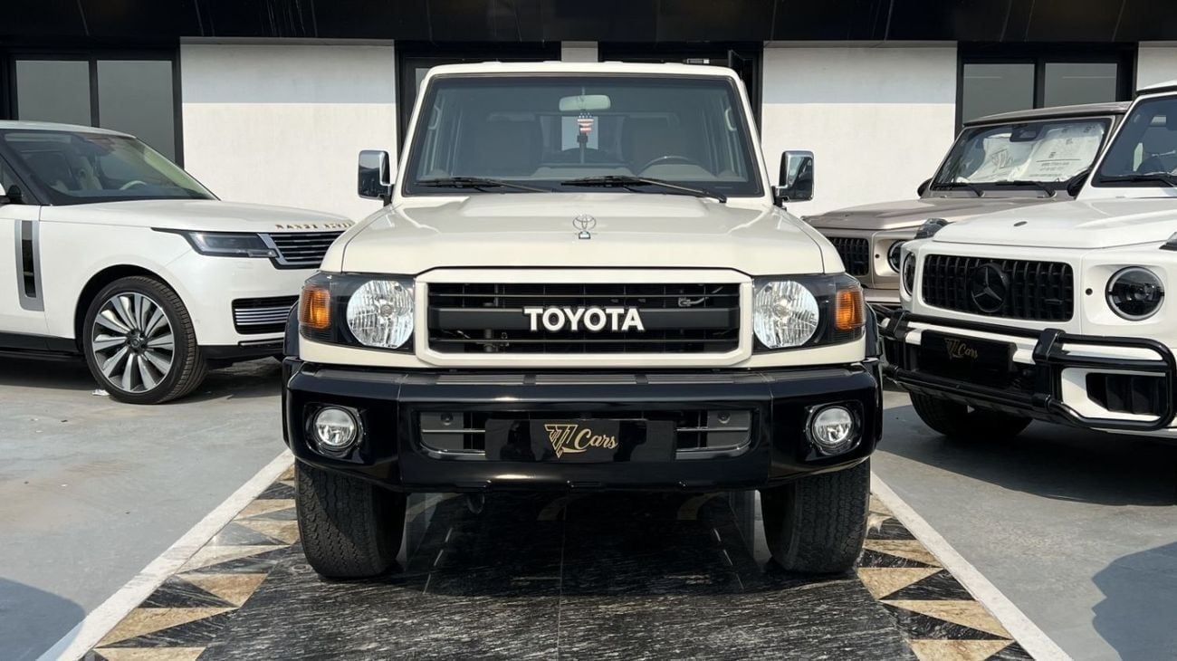 تويوتا لاند كروزر بيك آب 4.0L Double Cab