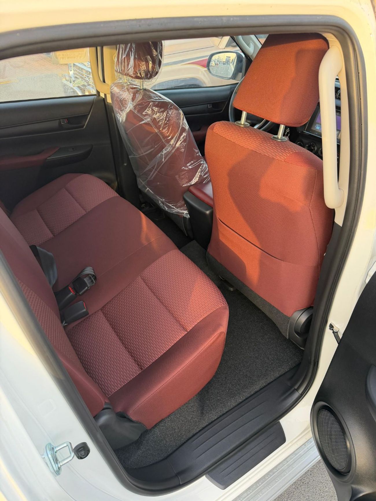 تويوتا هيلوكس DC 2.7L 4WD PETROL AUTOMATIC TRANSMISSION ( ONLY FOR RE-EXPORT