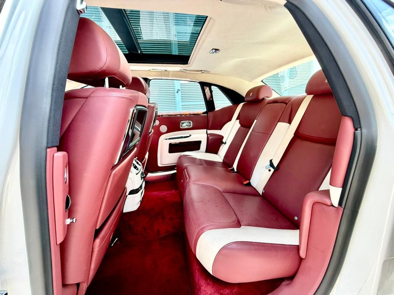 Rolls-Royce Ghost Std 6.6L l ROLLS ROYCE GHOST l GCC SPECS l 6.6L W12 l YEAR 2017 l