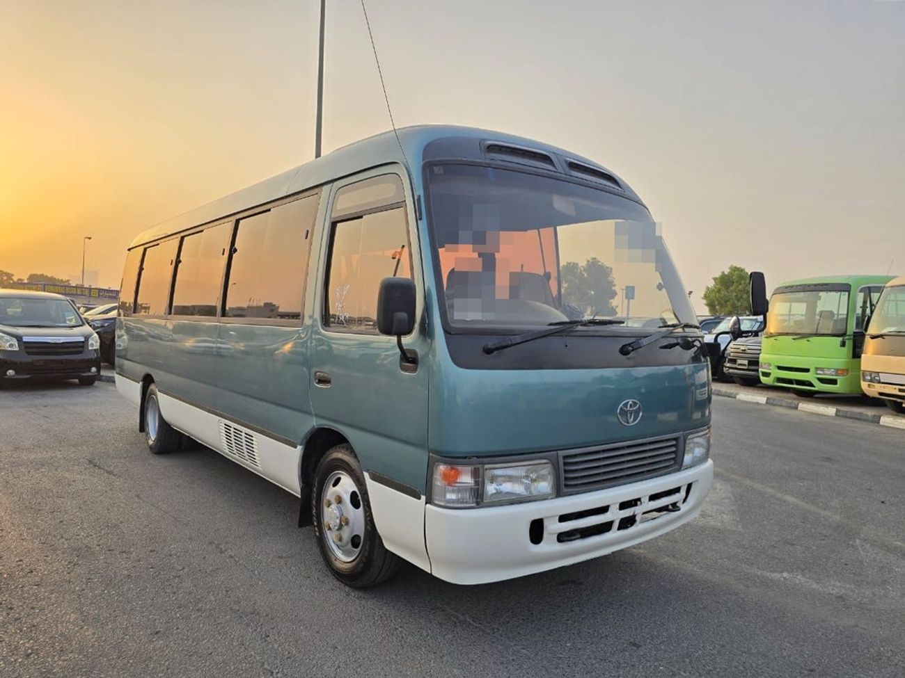Toyota Coaster TOYOTA COASTER BUS RHD 1998 MODEL 4.2 L DIESEL AUTOMATIC(PM04963)