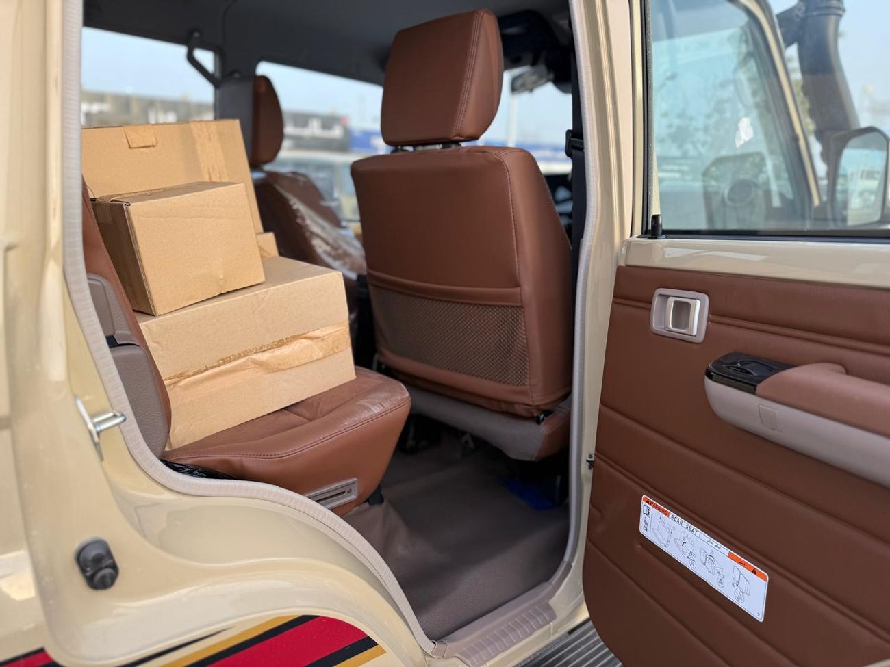 Toyota Land Cruiser Pick Up LC79 PICKUP 2.8L DIESEL D/C , FULL OPTION , A/T 2025 MODEL