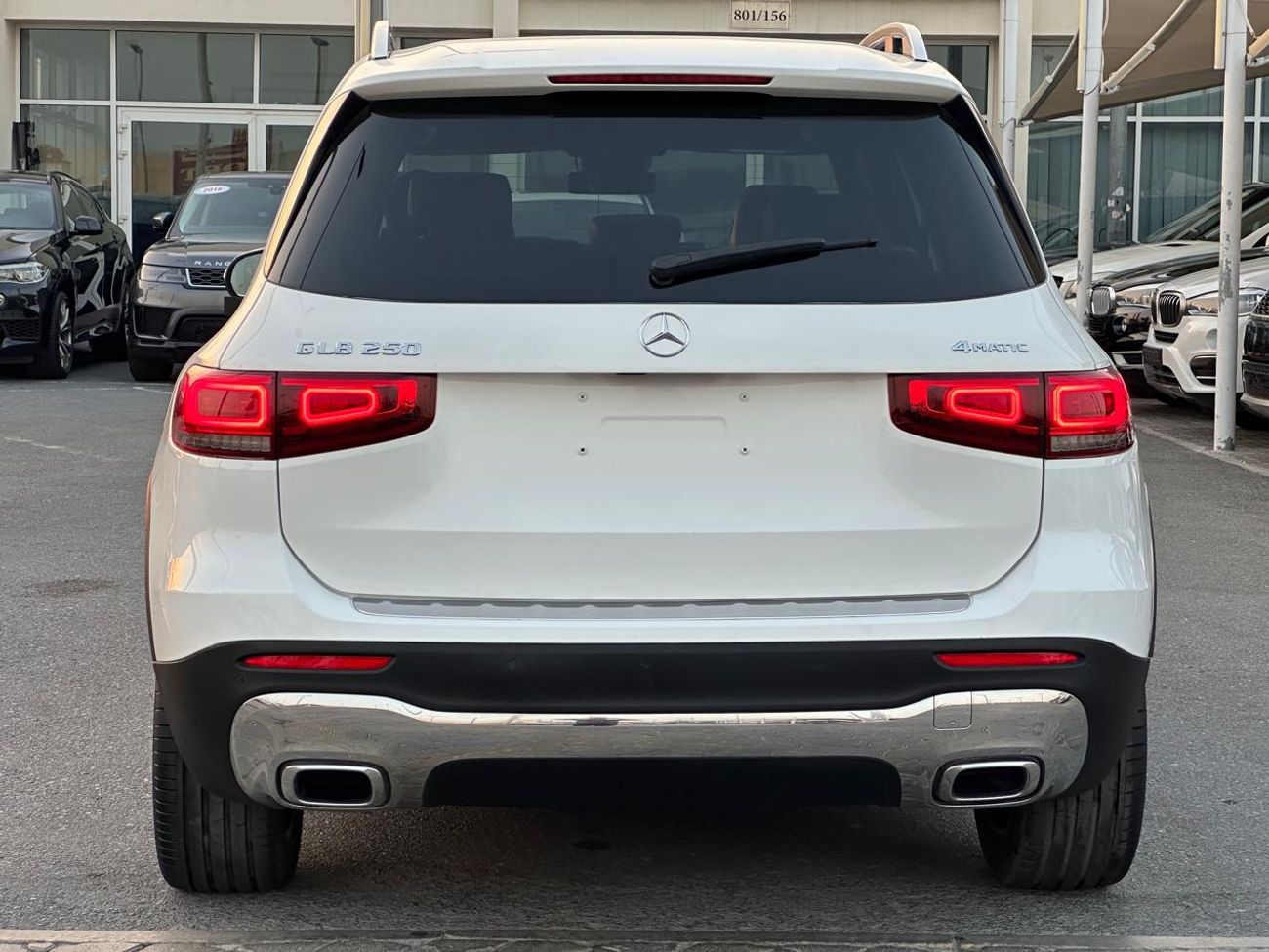 مرسيدس بنز GLB 250 Premium 2.0L (7 Seater)