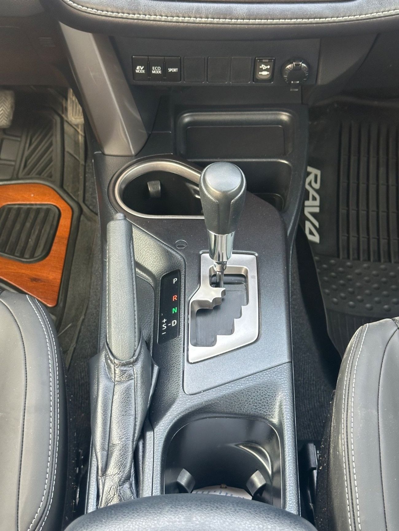 Toyota RAV4 Hybrid XLE 2.5L