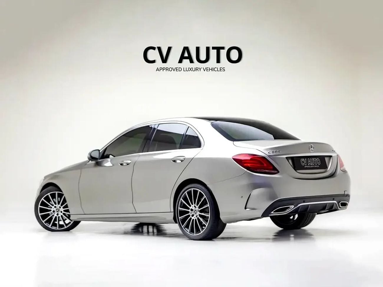 Mercedes Benz C200 C200 | GCC Specification | Silver Exterior | Luxury Sedan