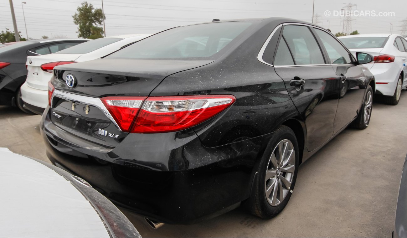 Toyota Camry XLE Hybrid