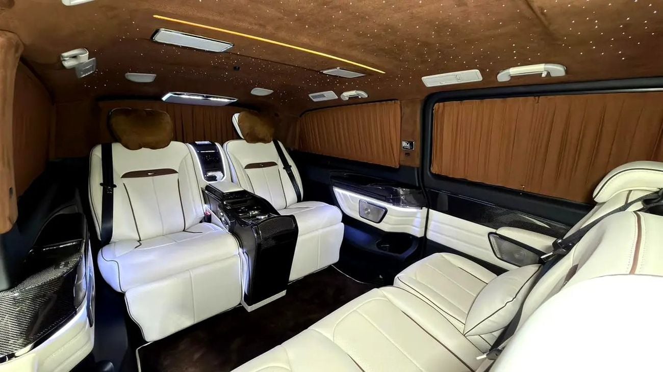 مرسيدس بنز V 300 ARRIVAL MODEL VIP MERCEDES GCC V300 with ADDITIONAL REAR AC - 2 Years Warranty by VLINE