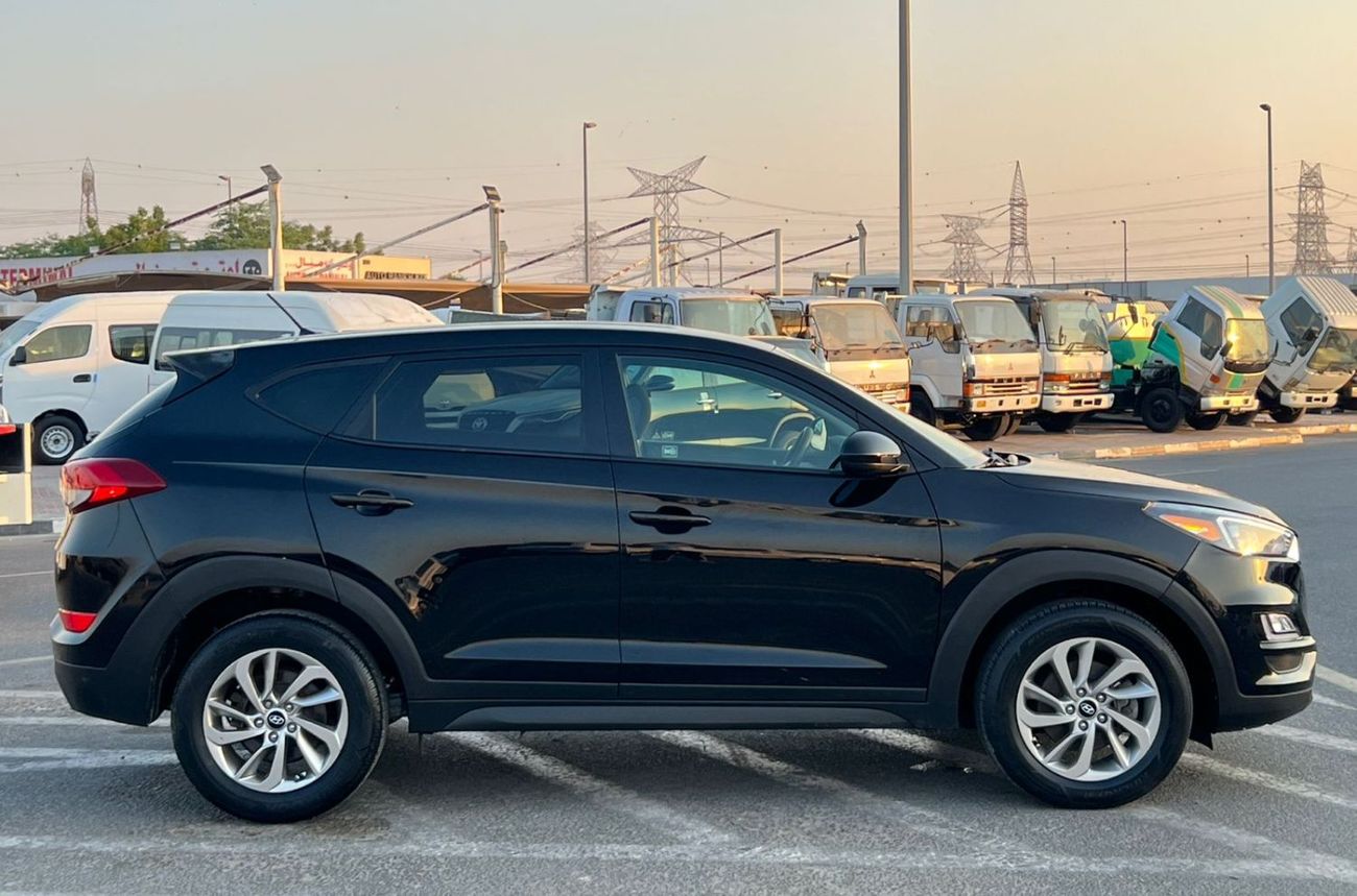 Hyundai Tucson 2018 Hyundai Tucson SE 2.0L V4 - Rear CAM - Cruise  Control -Shape 2021 Modified -