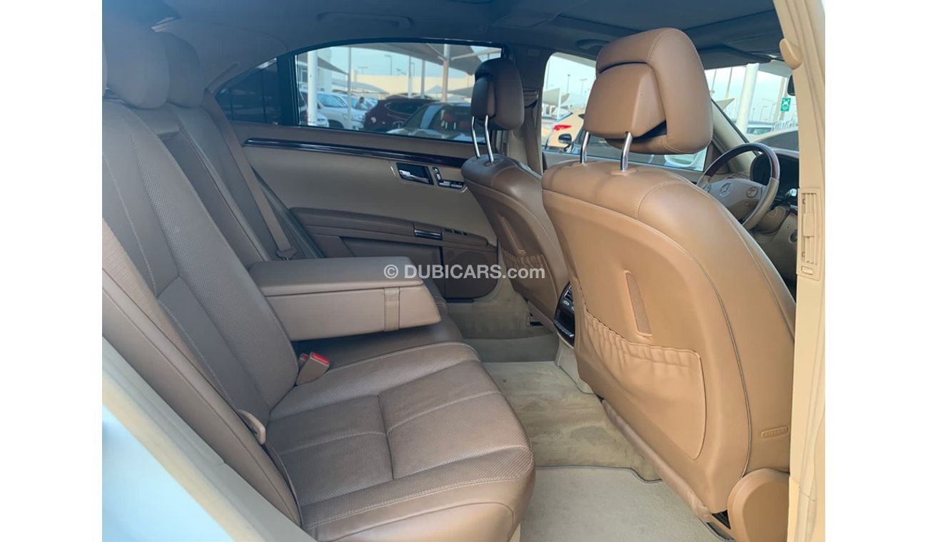 Mercedes-Benz S 500 Mercedes benz S500 model 2009 GCC car prefect condition full option low mileage  panoramic roof lea