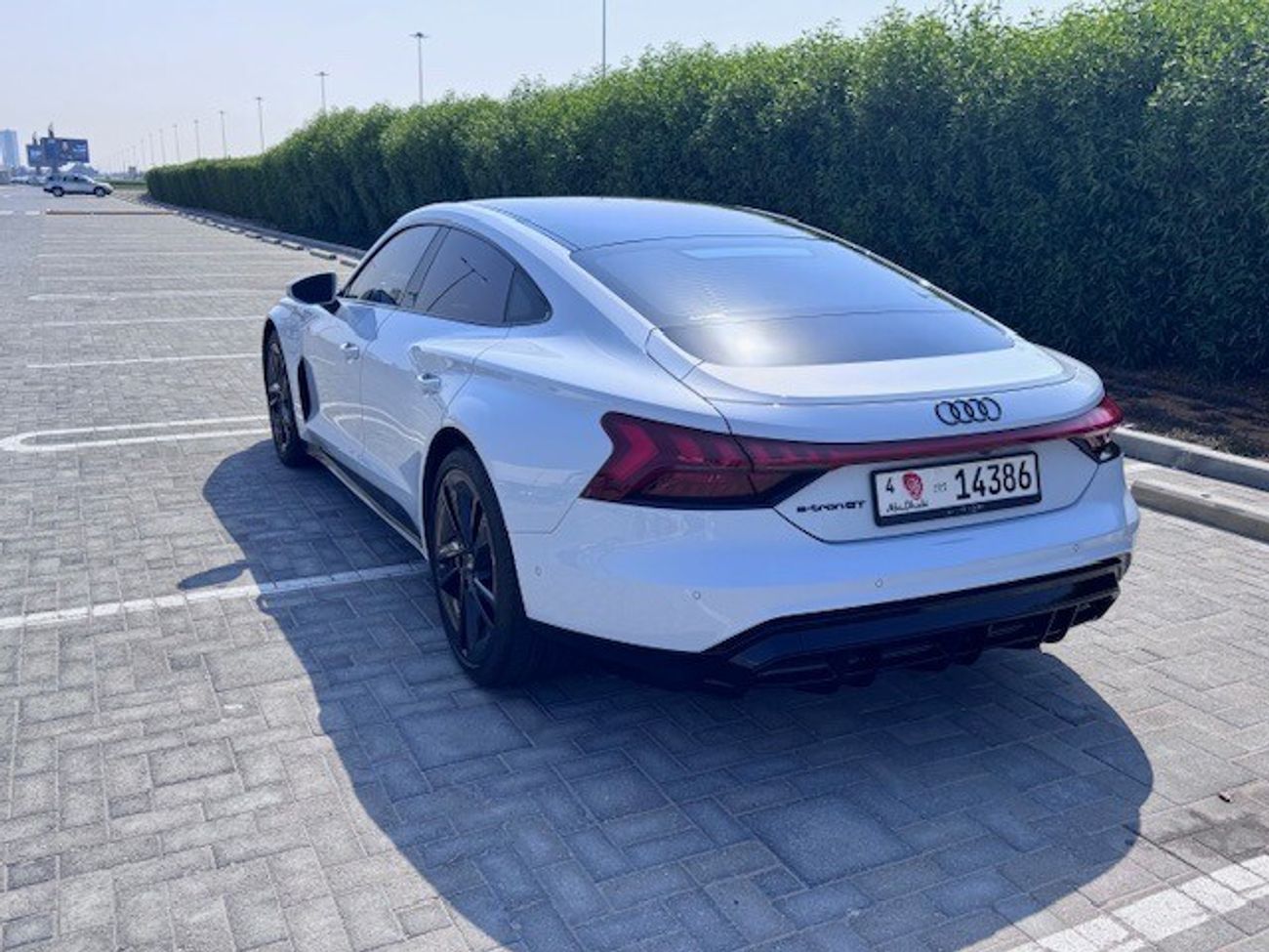 أودي إي ترون جي تي quattro