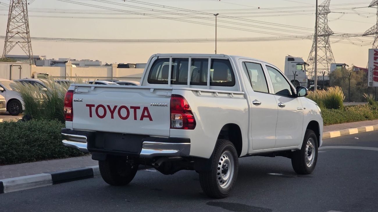 تويوتا هيلوكس DLX 2026 TOYOTA HILUX D/C 2.4L DSL 6-SPEED M/T (MANUAL WINDOWS)