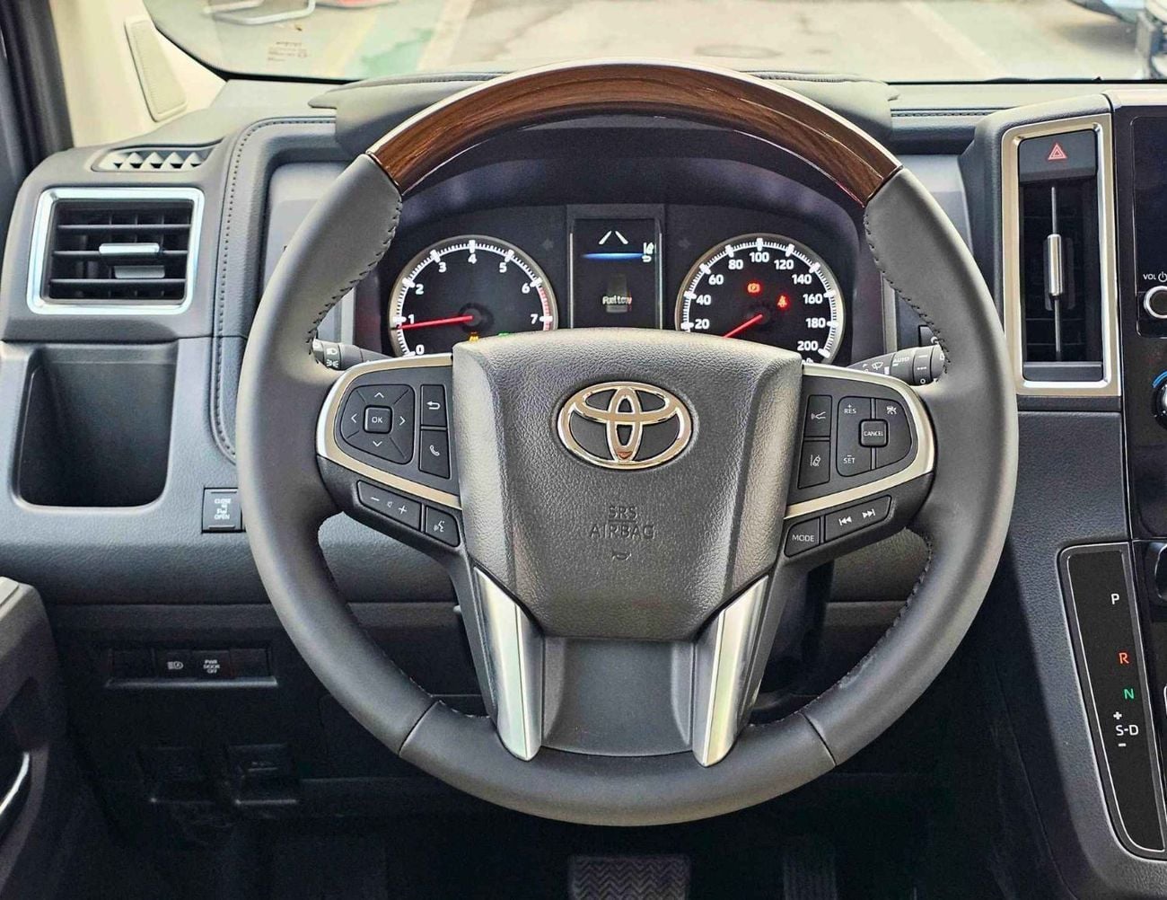 Toyota Granvia PREMIUM LUXURY / 3.5L V6 PETROL A/T / RADAR / 360*CAMERAS / VIP SEATS (CODE # GNPPR)