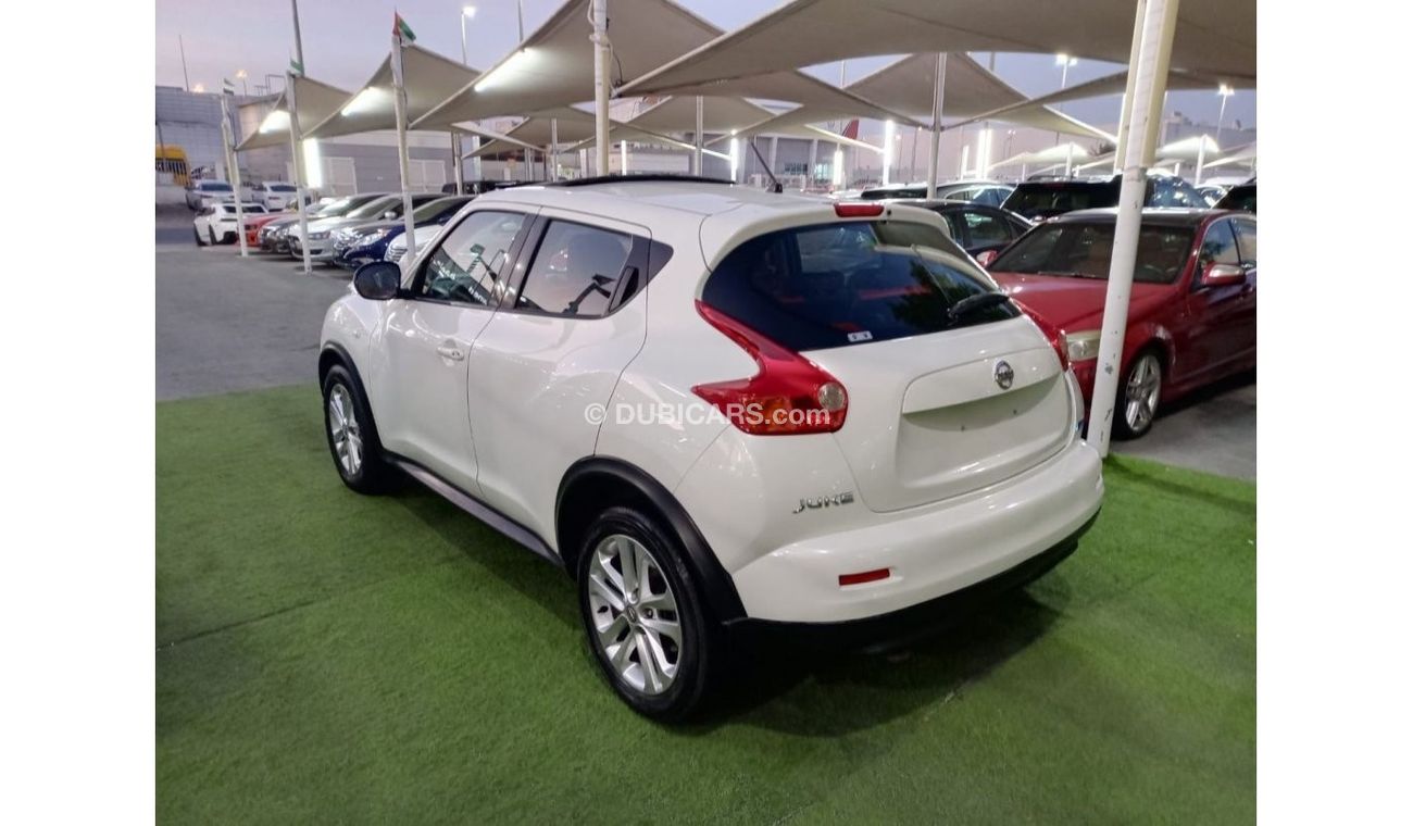 Nissan Juke Gulf model 2014, leather hatch, cruise control, sensor wheels, in excellent condition, you do not ne