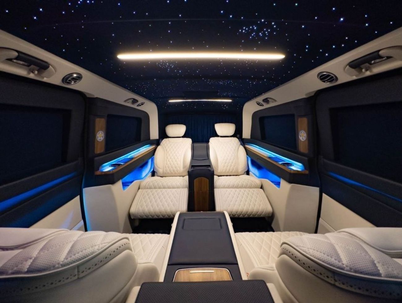 مرسيدس بنز V 300 NEW SHAPE V300d With Full VIP Conversion AVAILABLE IN LEFT OR RIGHT HAND DRIVE