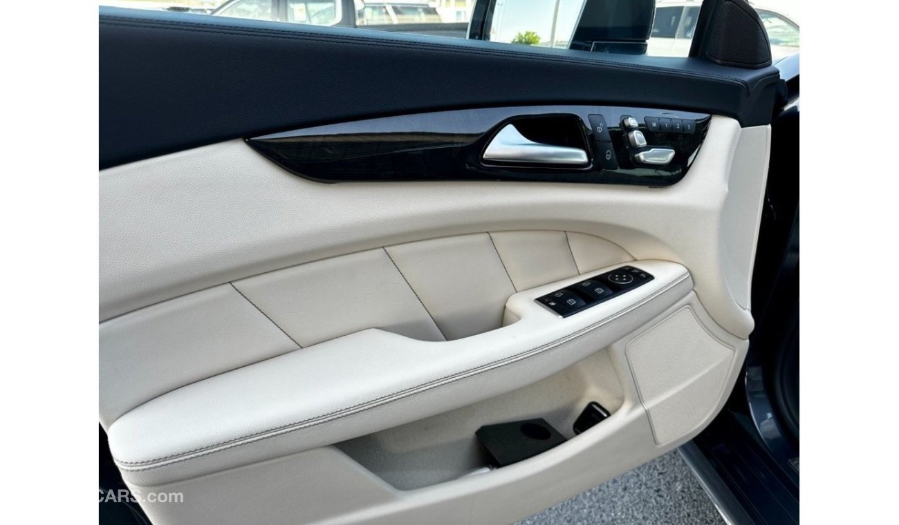 Mercedes-Benz CLS 400 PREOWNED MERCEDES BENZ  CLS 400 AMG Model 2016 Very Clean Car Fresh Japan Import
