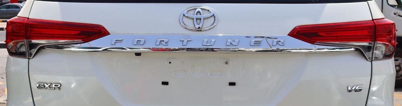 تويوتا فورتونر تيوتا فوتشنر موديل 2022خليجى بمحرك 4000  سى سى و6سلندر وممشى  KM 75000 بسعر 105000درهم