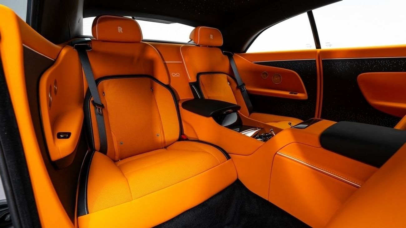 رولز رويس سبيكتر Black Badge - 2026 - GCC - Under Warranty and Service Contract