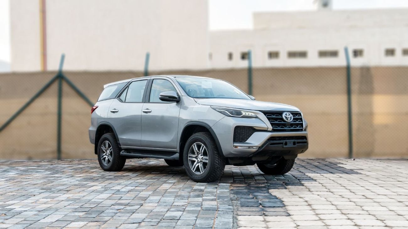 Toyota Fortuner EXR 2026 Toyota Fortuner GX 2.7 AT Petrol (Silver-Tan) RWD