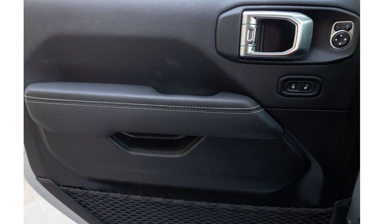 جيب رانجلر Sahara 3.6L A/T (5 Seater) Jeep Wrangler Sahara 2022 GCC under Agency Warranty with Flexible Down-Pa