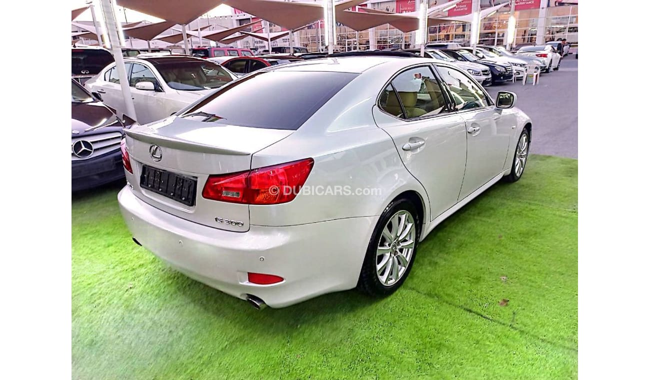 لكزس IS 300 خليجى موديل 2008 رقم واحد فتحة جلد رنجات حساسات بحالة ممتازة لاتحتاج لأى مصاريف