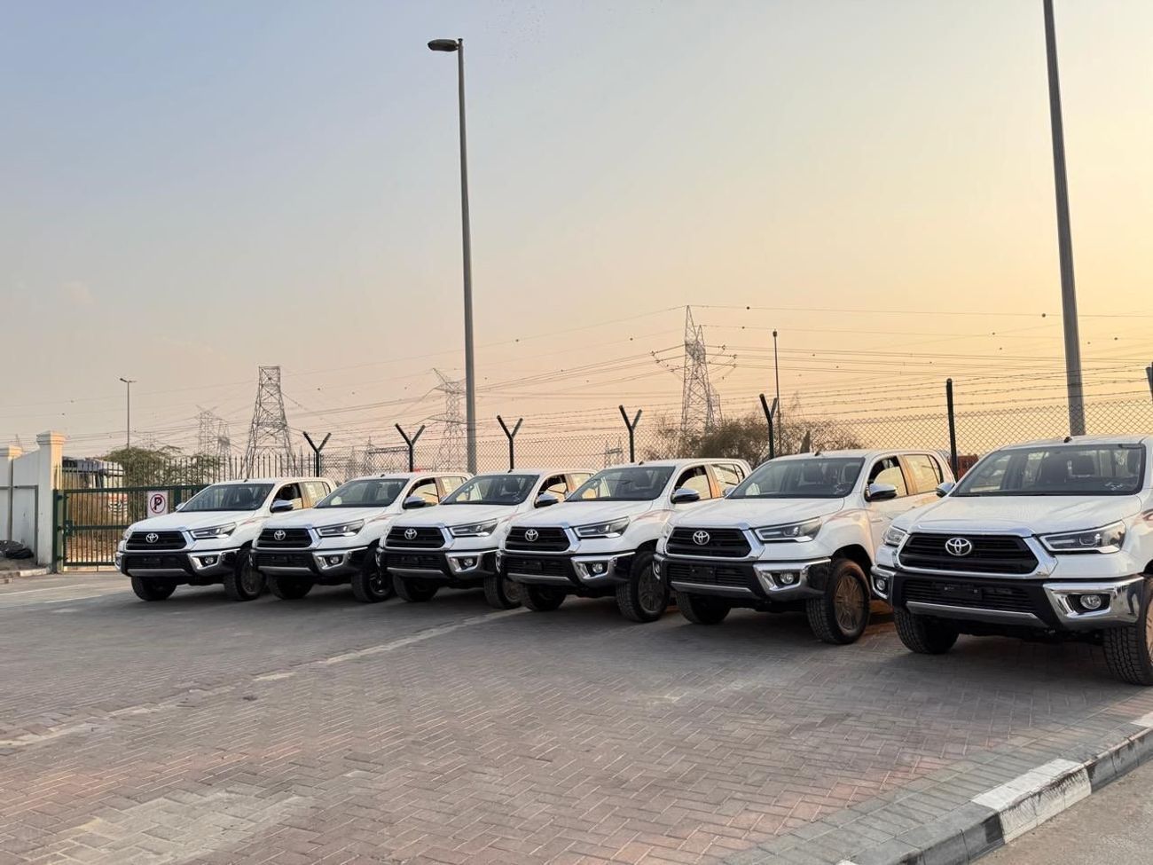 تويوتا هيلوكس  2.7L AWD M/T
