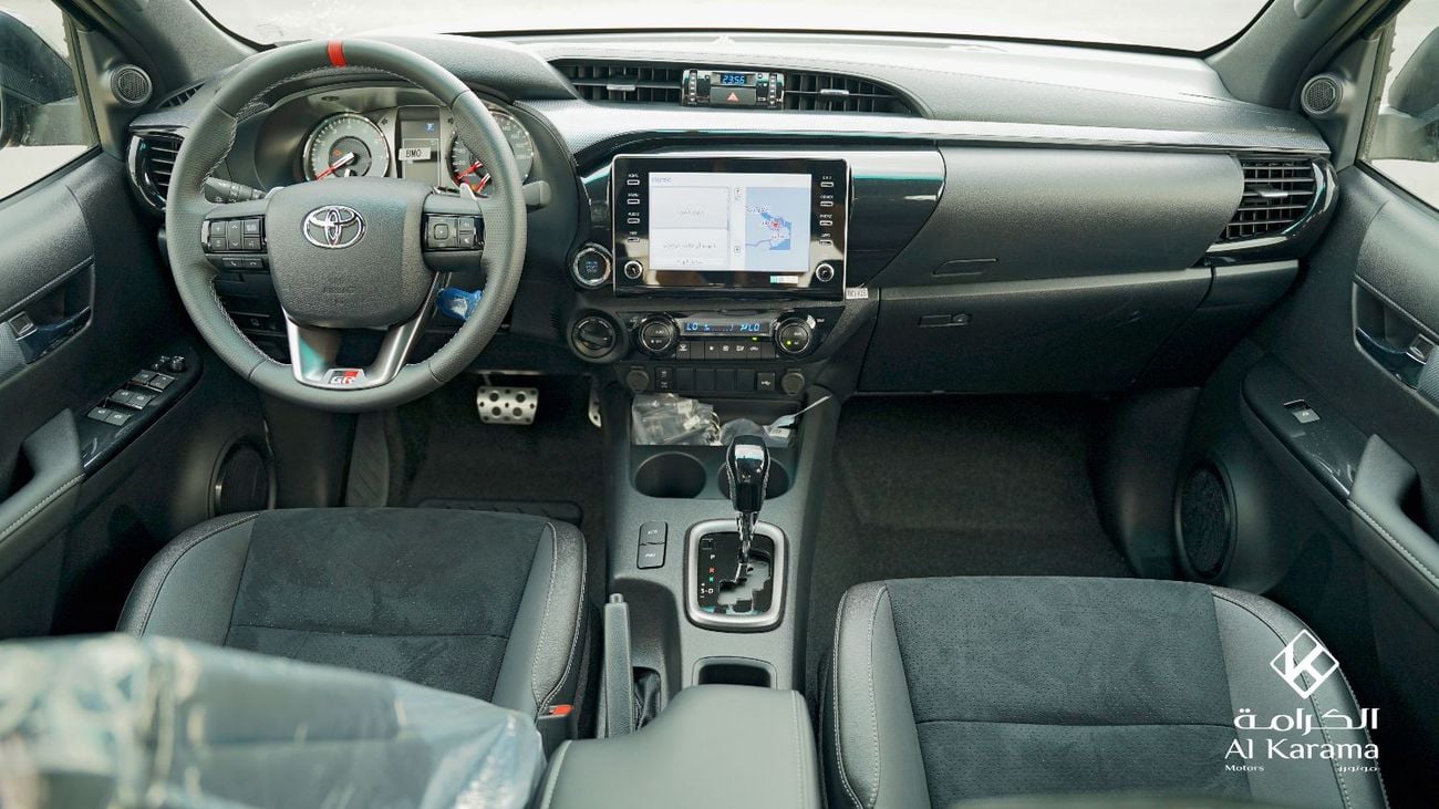 تويوتا هيلوكس محرك V6 | كامل المواصفات | كاميرا 360 درجة | مبدلات سرعة يدوية | هيكل عريض | لون أسود أنيق |