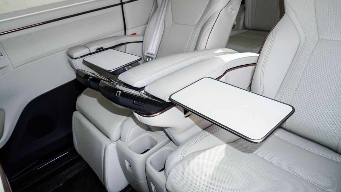 Lexus LM 350h 2024 Lexus LM350h 7-Seater 2.5L 4-Cyl Hybrid A/T 4WD Export Only