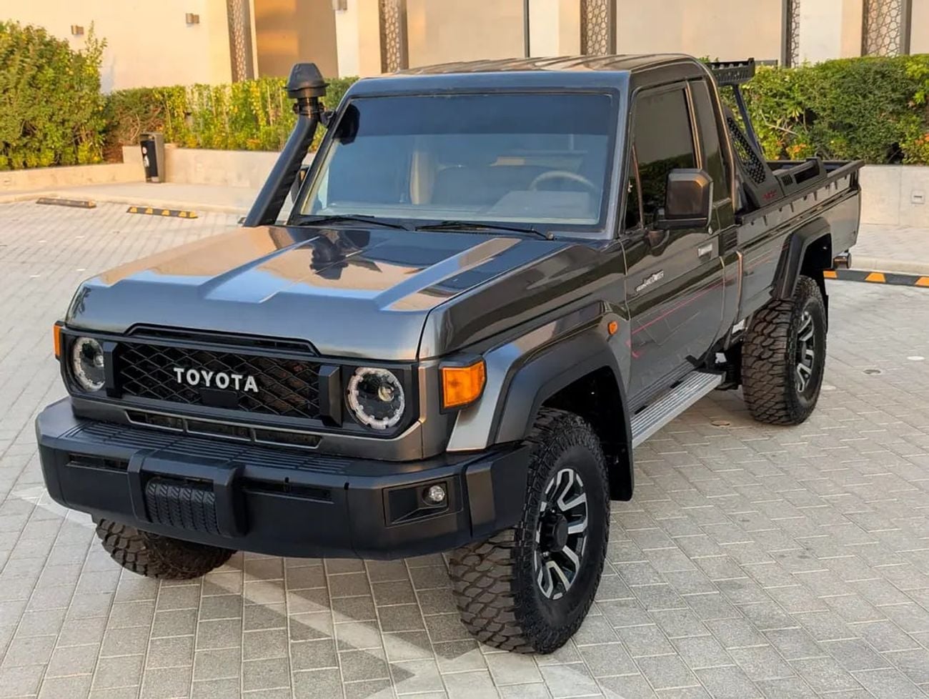 تويوتا لاند كروزر 70 LC79 LX