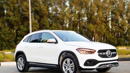 Mercedes-Benz GLA 250 2021 white mint condition low milage