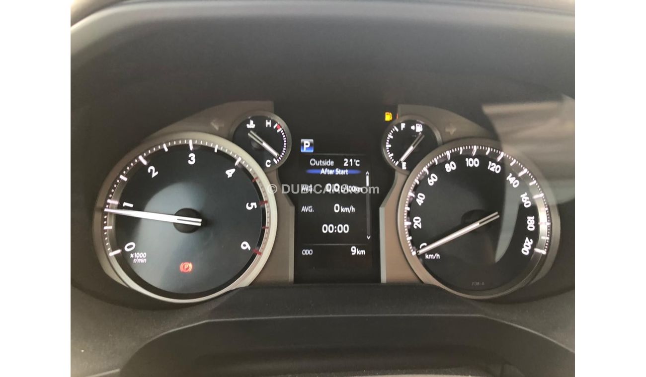 تويوتا برادو برادو في اكس 2.8 لتر ديزل 4 × 4 موديل 2021 لون ابيض للتصدير فقط