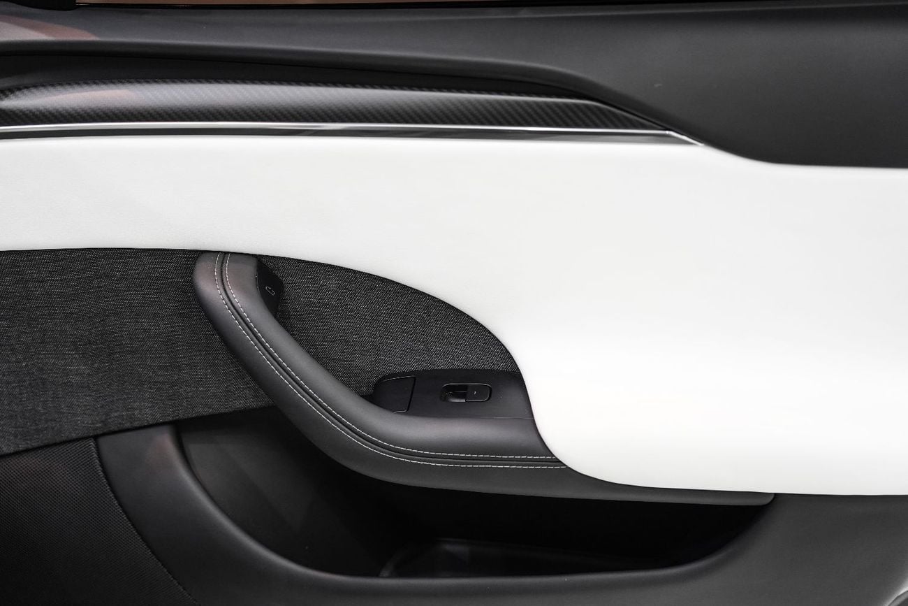 تسلا Model S Plaid (AWD) Carbon Fiber Interior | 1,020 HP | Dealer Warranty!!