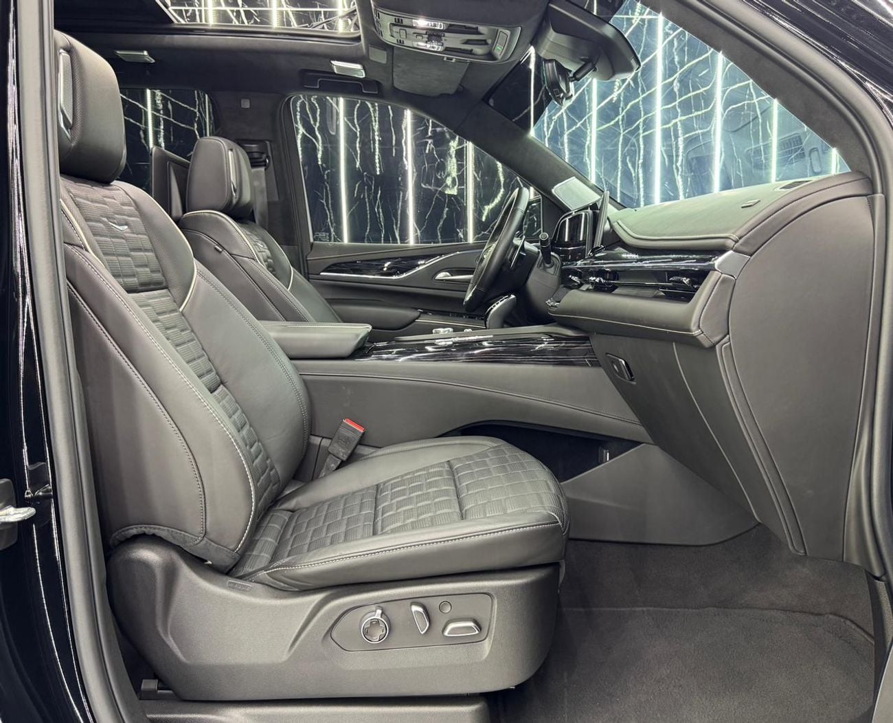 كاديلاك إسكالاد V SERIES