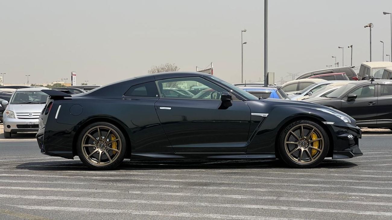 Nissan GTR Premium Edition 3.8L
