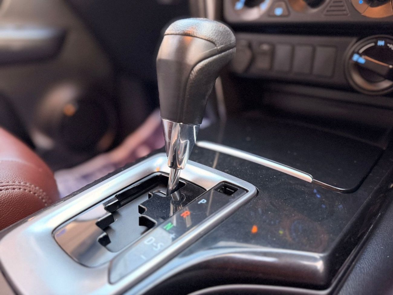 تويوتا فورتونر VX2 4X4 Diesel 2.8L