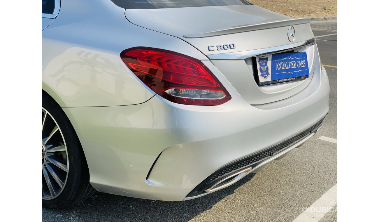 مرسيدس بنز C 300 2018 AMG PANORAMIC 2.0L V4 US Specs