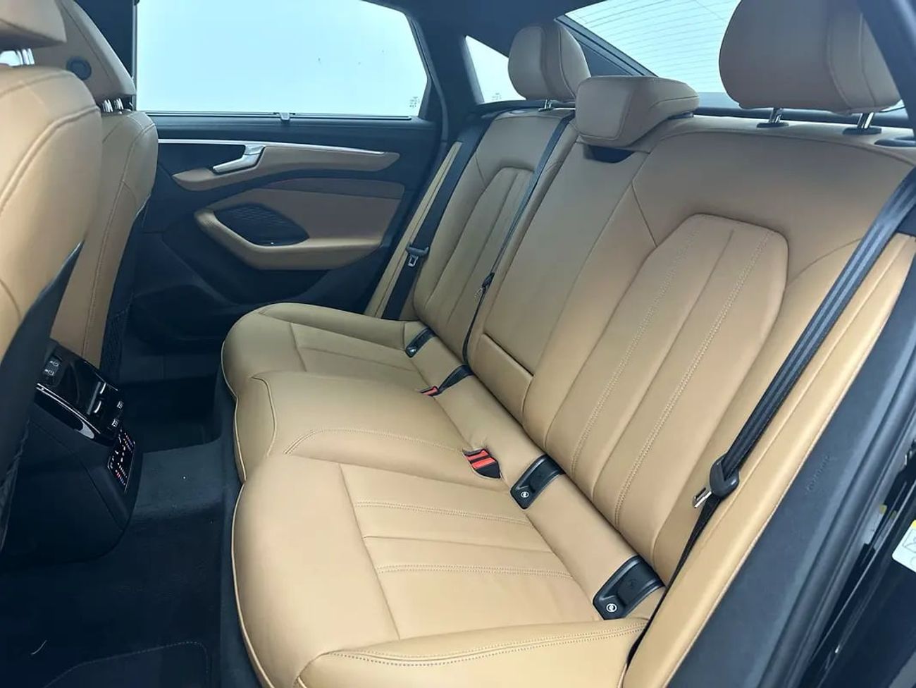 أودي A6 Sedan TFSI 204hp (Ref# 14752)