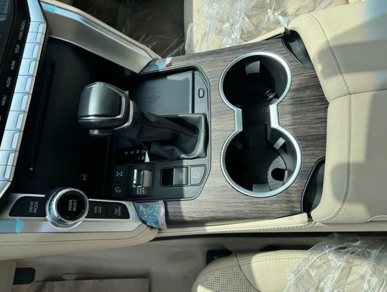 Toyota Land Cruiser 3.3L DIESEL TWIN TURBO VXR 2024