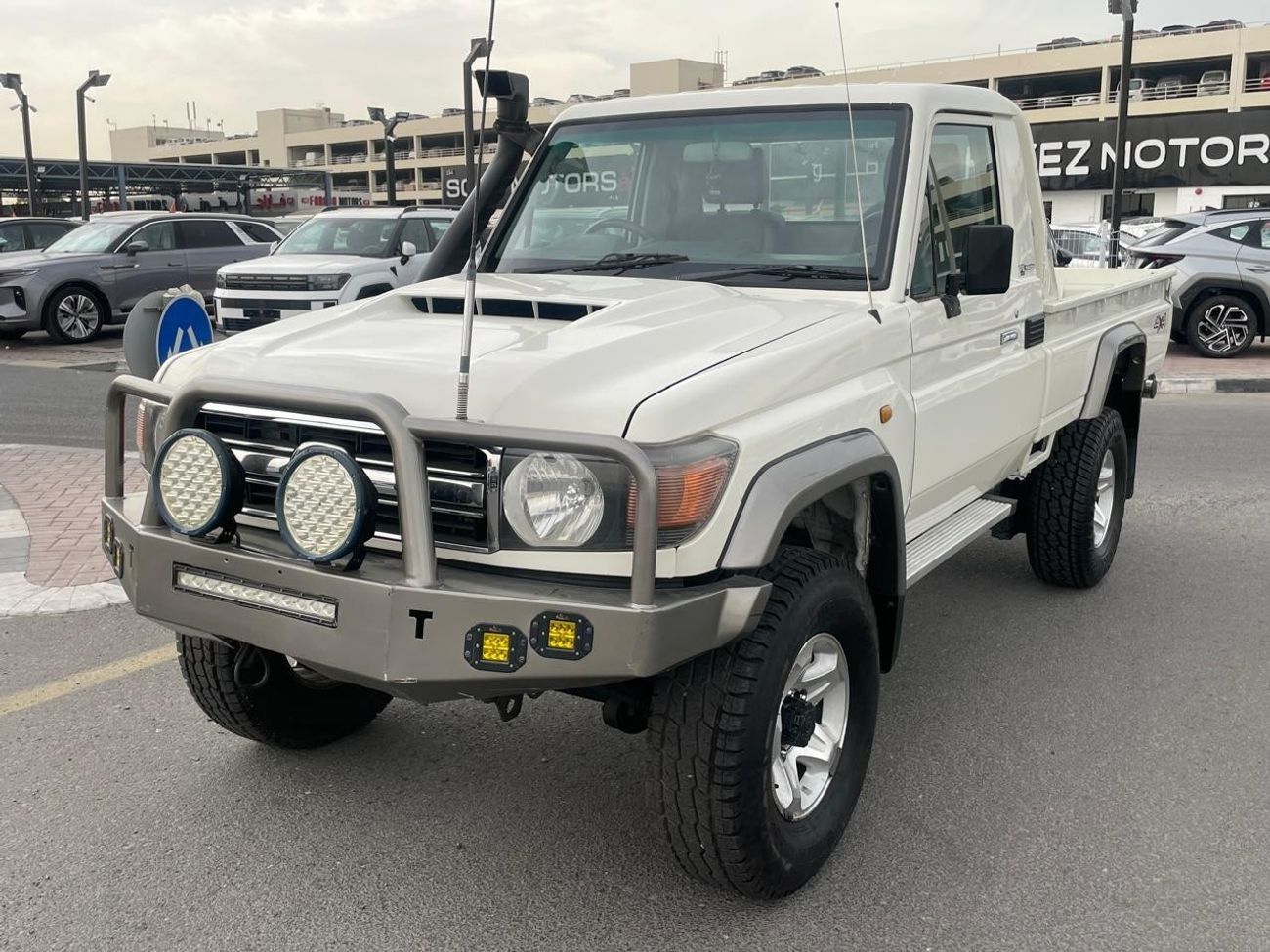 تويوتا لاند كروزر بيك آب diesel 4.5 liter manual gear right hand drive
