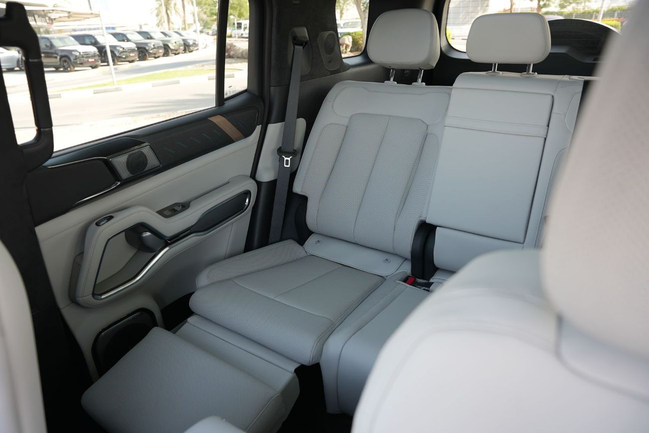 بي واي دي ليوبارد 8 2025 Leopard 8  NEW Flagship 5-seates AWD Black in White 0Km