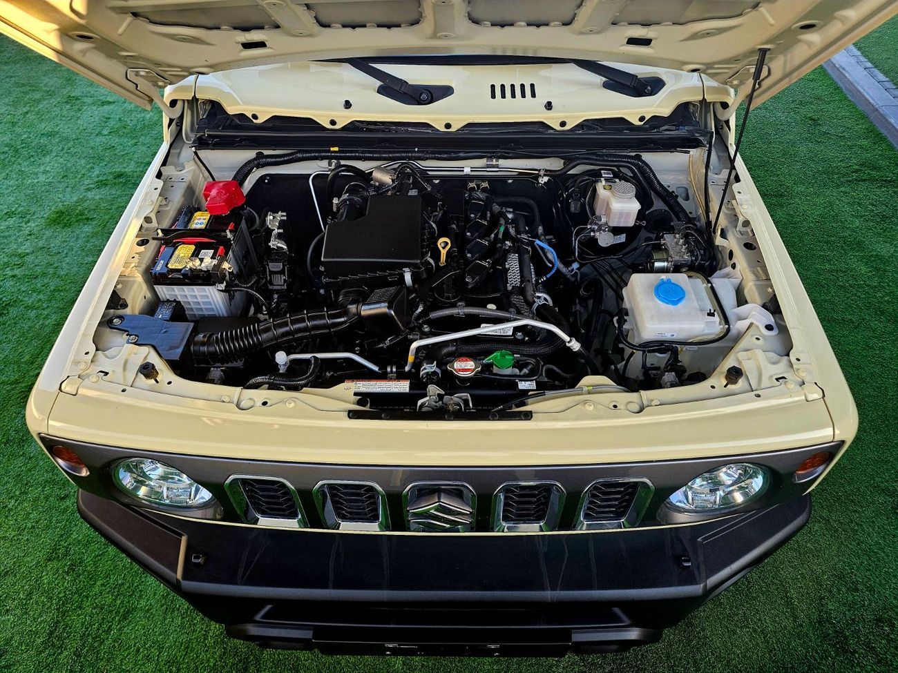 سوزوكي جيمني GLX/ DUAL TONE/ AUTOMATIC/ ORIGINAL PAINT/ 1.5L V4/ LOW MILEAGE